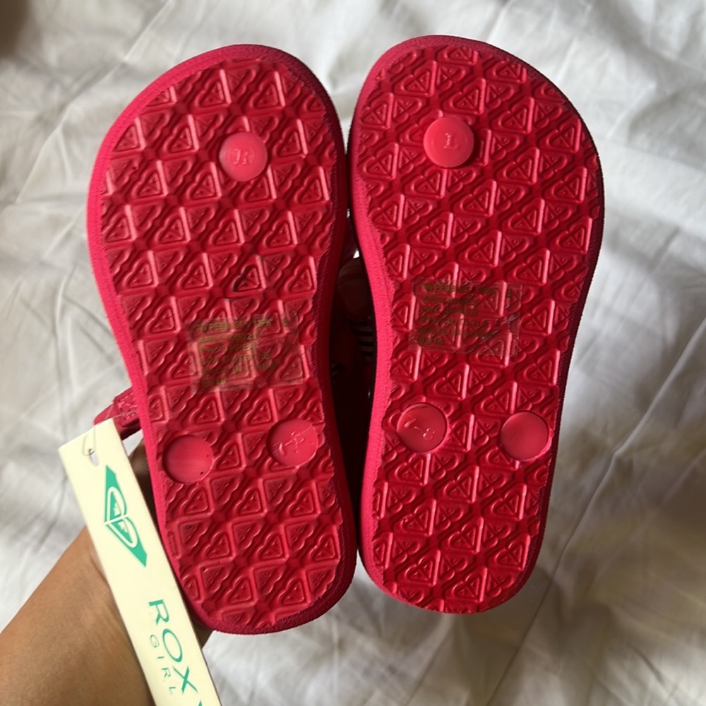 NWT Roxy Sandals - Picture 3 of 3